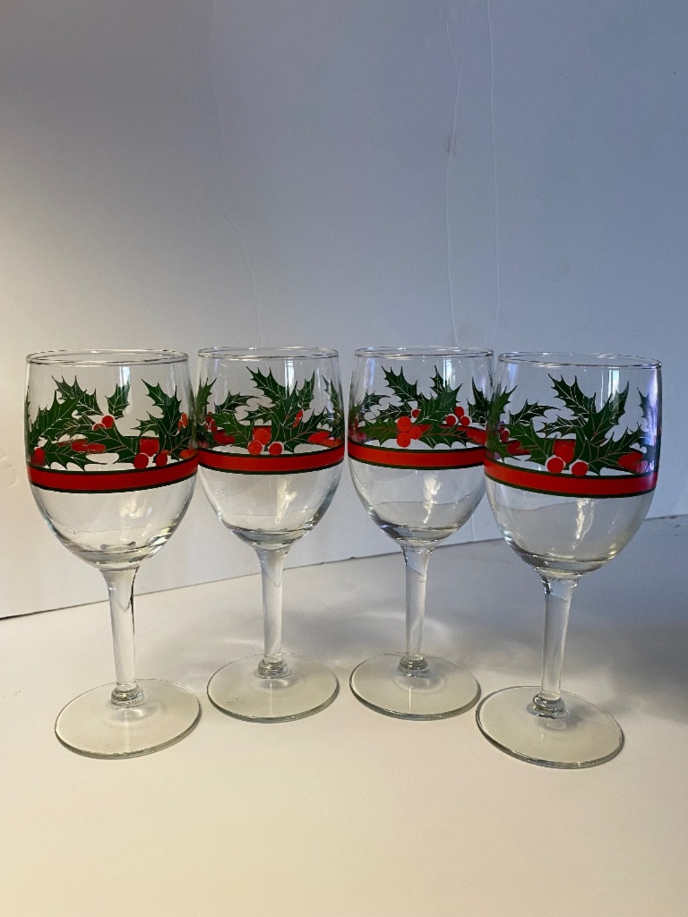 Vintage Libbey Christmas Holly & Ribbon Stemware Wine Glasses (Set of 4)